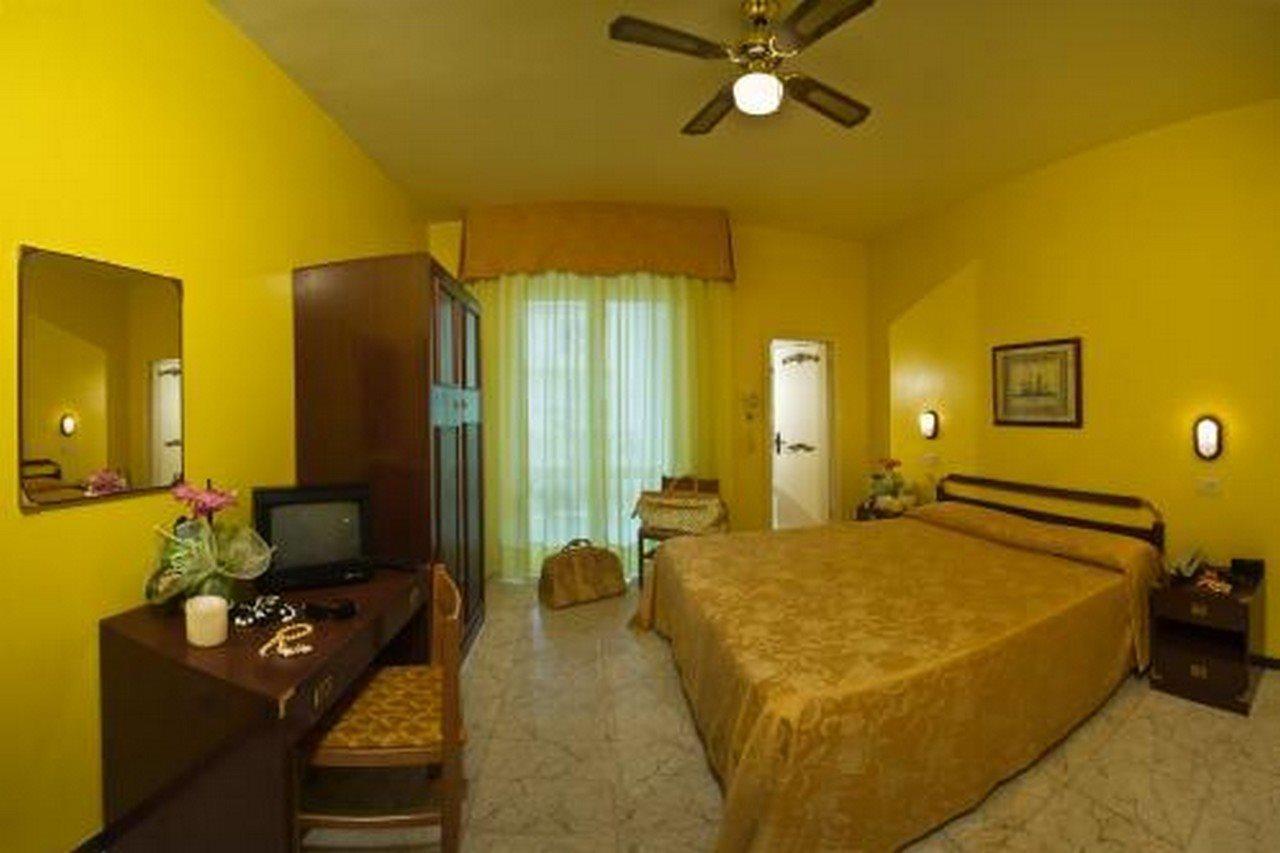 Hotel Maremonti Gabicce Mare Pokoj fotografie